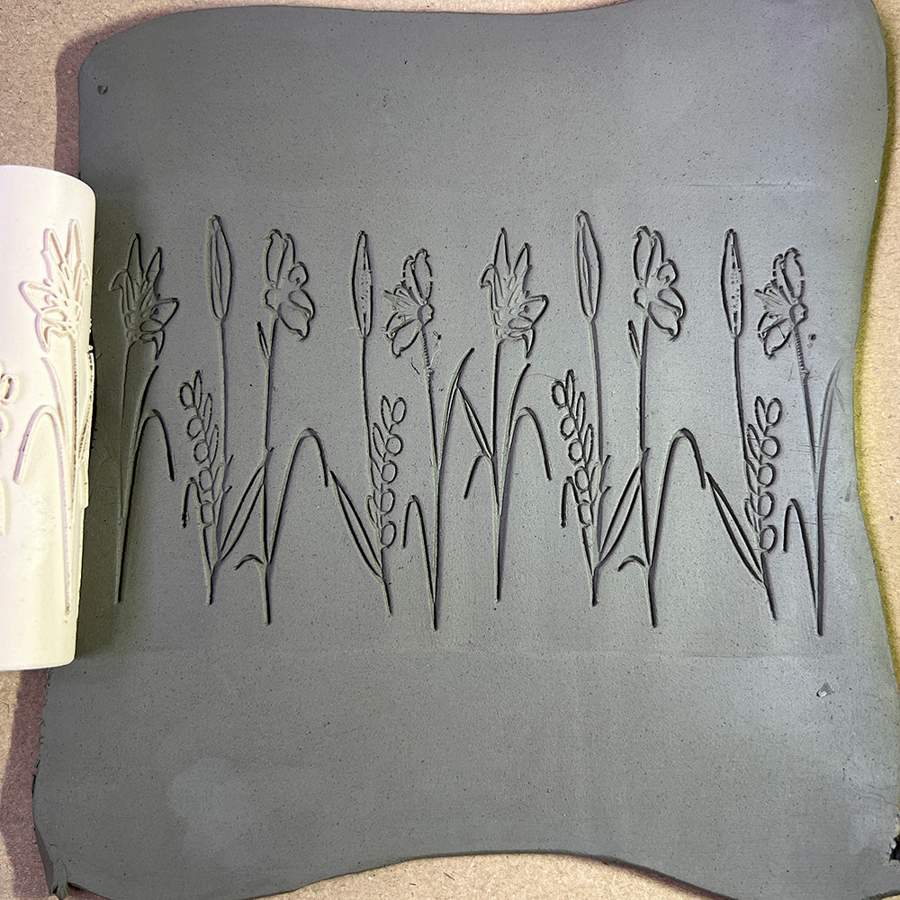 Beautiful leaf and flower design pottr tool